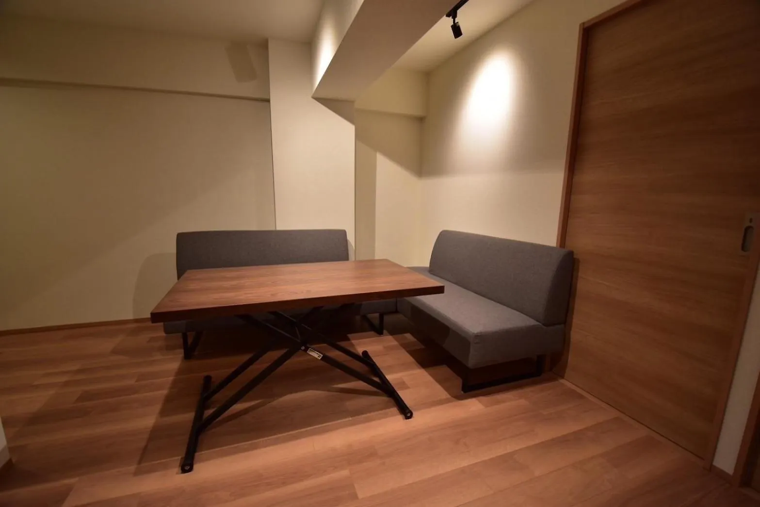 Niys Apartments 01 Type Tokyo 0*,  Japan